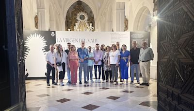 Más de 3.000 personas visitan el amplio tesoro patrimonial de la Virgen del Valle de Écija