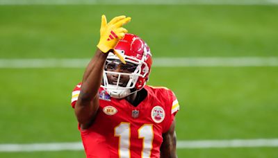 Bills sign wide receiver who won back-to-back Super Bowls with Chiefs: What to know