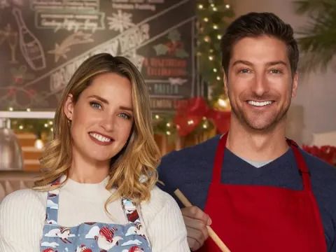 Catering Christmas Streaming: Watch & Stream Online via Hulu