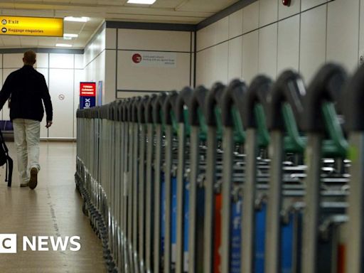 Gatwick: Pay deal agreed with airport workers