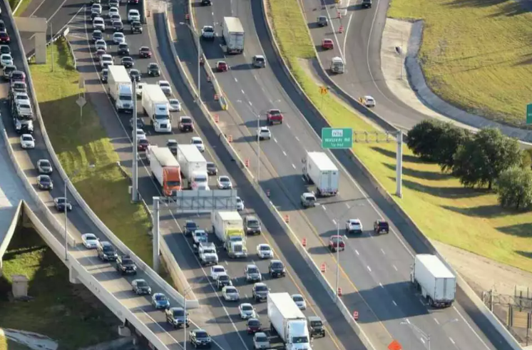 TxDOT warns San Antonio roads could see another million drivers
