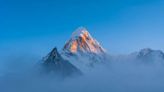 La cima del Everest almacena 9 metros de nieve, revela medición científica