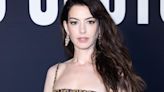 Anne Hathaway enloquece las redes sociales por video de atrevido baile en una fiesta