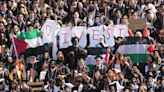 At U.C. Berkeley Ceremony, a Student Protest Draws in Hundreds