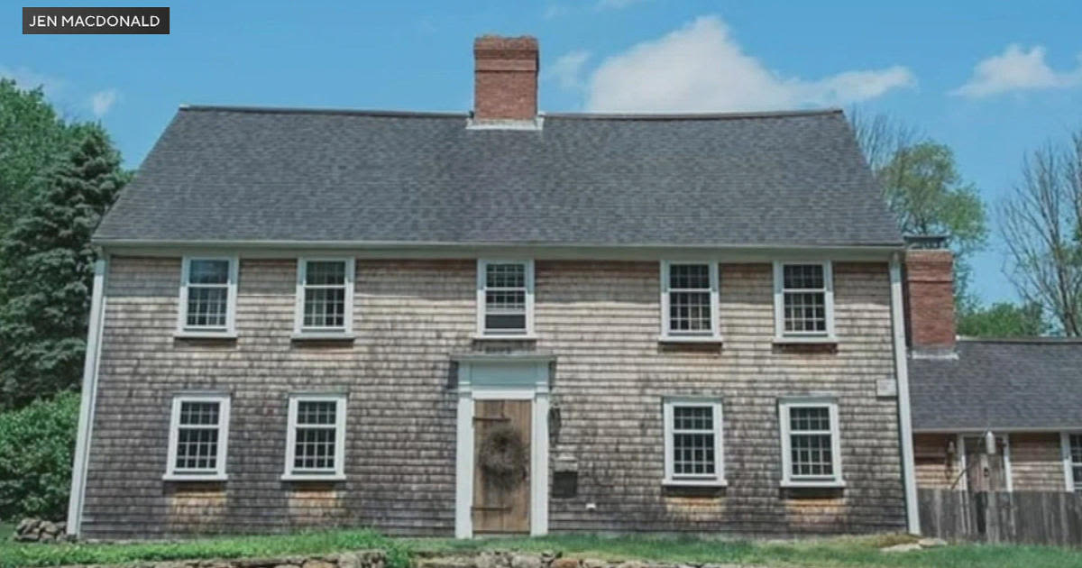 House built by Pilgrim in Massachusetts said to be "oldest home on the market in America"