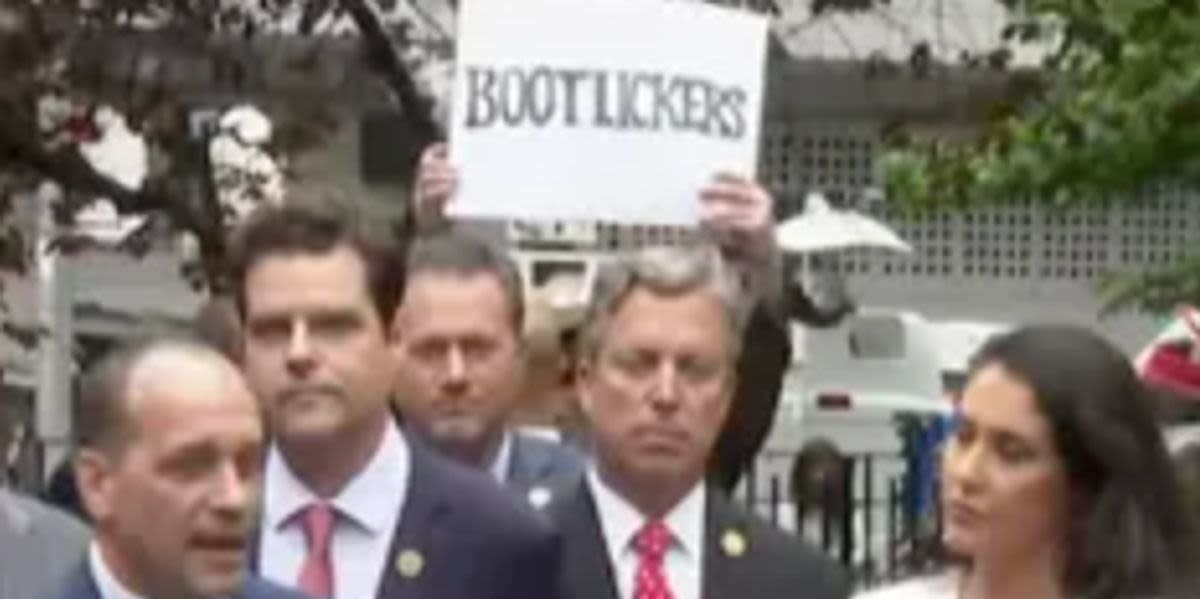 Trump's GOP Toadies Get Trolled By A Hilariously Truthful Sign