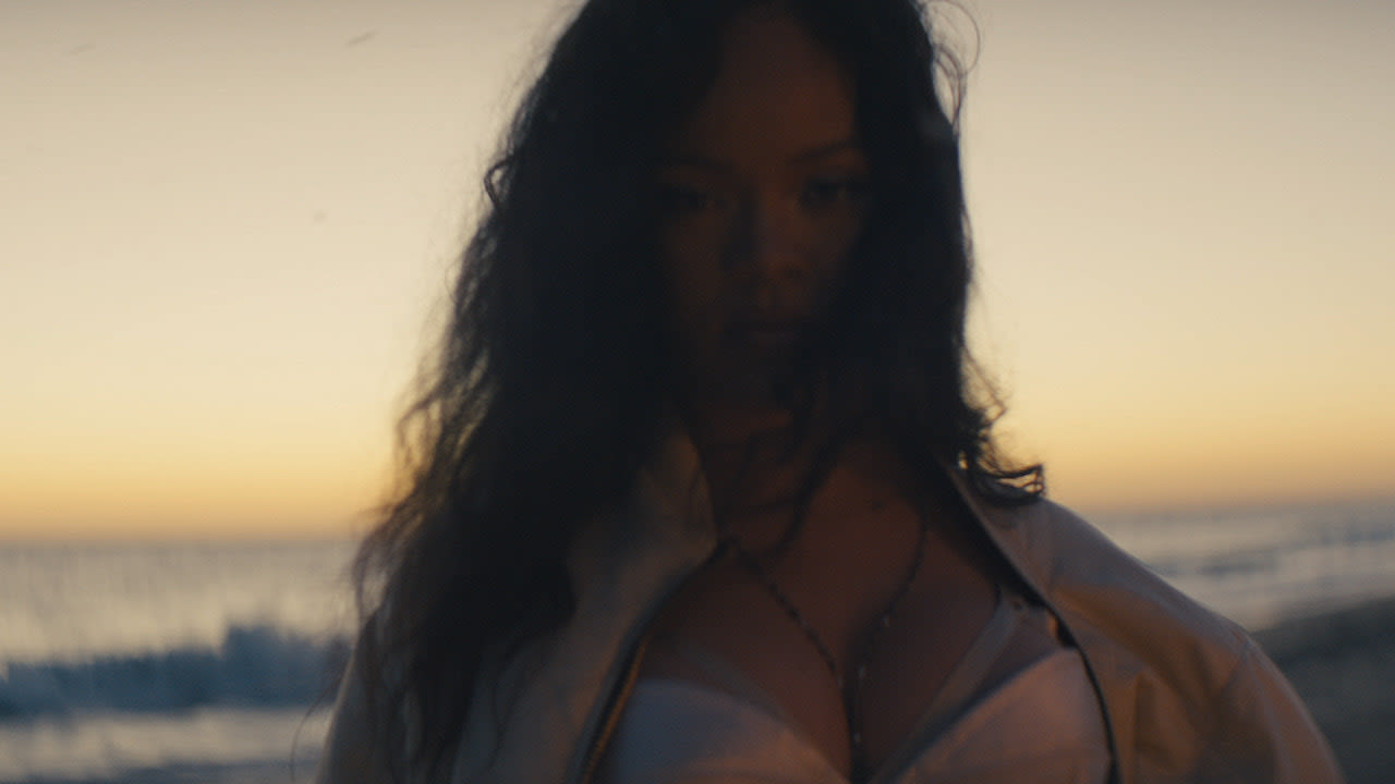 Rihanna Sets New Record for Most Diamond Singles by a Female Artist