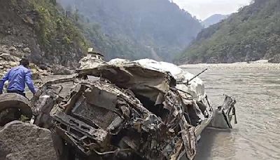 14 tourists killed and 12 injured as van plunges into Alaknanda river in Uttarakhand