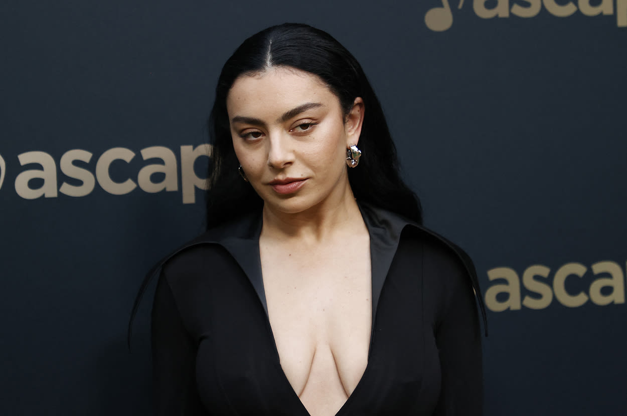 "I Will Not Tolerate It": Charli XCX Responded To Reports That Fans Are Chanting "Death To Taylor" At Her Concerts