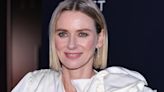 Naomi Watts aparece en un desfile con su hija trans Kai Schreiber, tan espectacular a sus 15 años que podría ser modelo