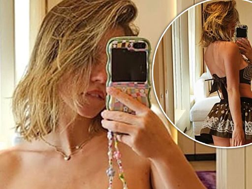 Sydney Sweeney shares busty mirror selfies