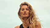 Deslumbrante, Gisele Bündchen posa de maiô recortado em ensaio na praia