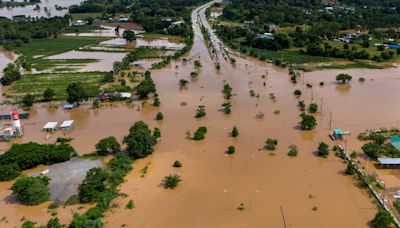 Flooding in Thailand maroons thousands in northern province