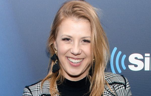 'Full House's Jodie Sweetin Defends Olympics Drag Performance After Candace Cameron Calls It 'Disgusting'