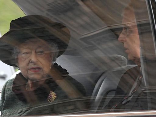 Isabel II estaba enferma de cáncer de huesos, según Boris Johnson