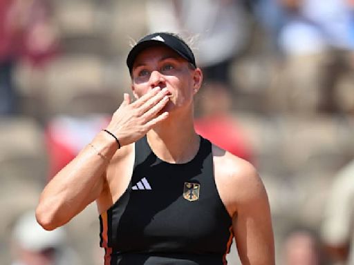 Kerber keeps going as she reaches Olympic quarter-finals