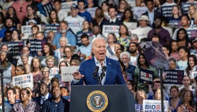 Familia de Joe Biden lo anima a seguir en carrera presidencial, demócratas mantienen “conversaciones serias” sobre su futuro