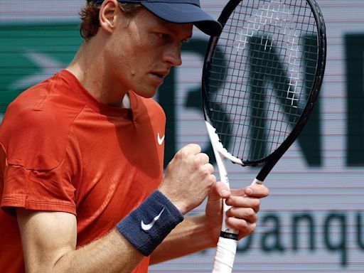 Sinner arrasa hacia la semifinal con Alcaraz en Roland Garros como nuevo nº 1 mundial