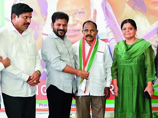 Cabinet berths only for those elected on Congress B-Form: Telangana CM Revanth Reddy | Hyderabad News - Times of India