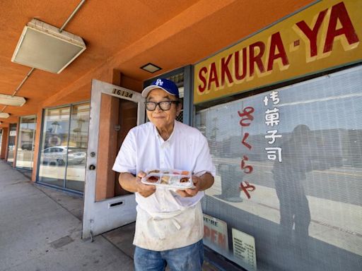 At a Gardena shop, brothers labor to create mochi that reminds people of home