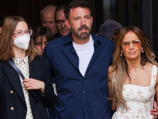 Jennifer Lopez, Violet Affleck's Closeness Is 'Tricky' For Ben: Source