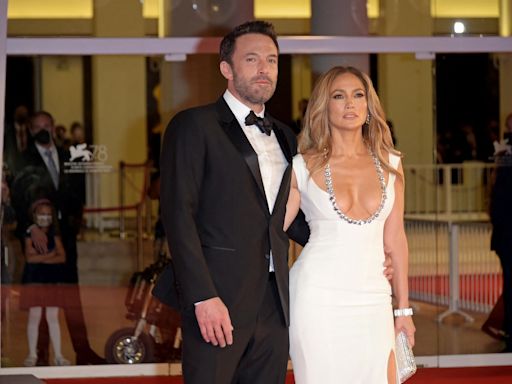 Ben Affleck et Jennifer Lopez au bord du divorce : la chanteuse “humiliée”, rien ne va plus entre eux