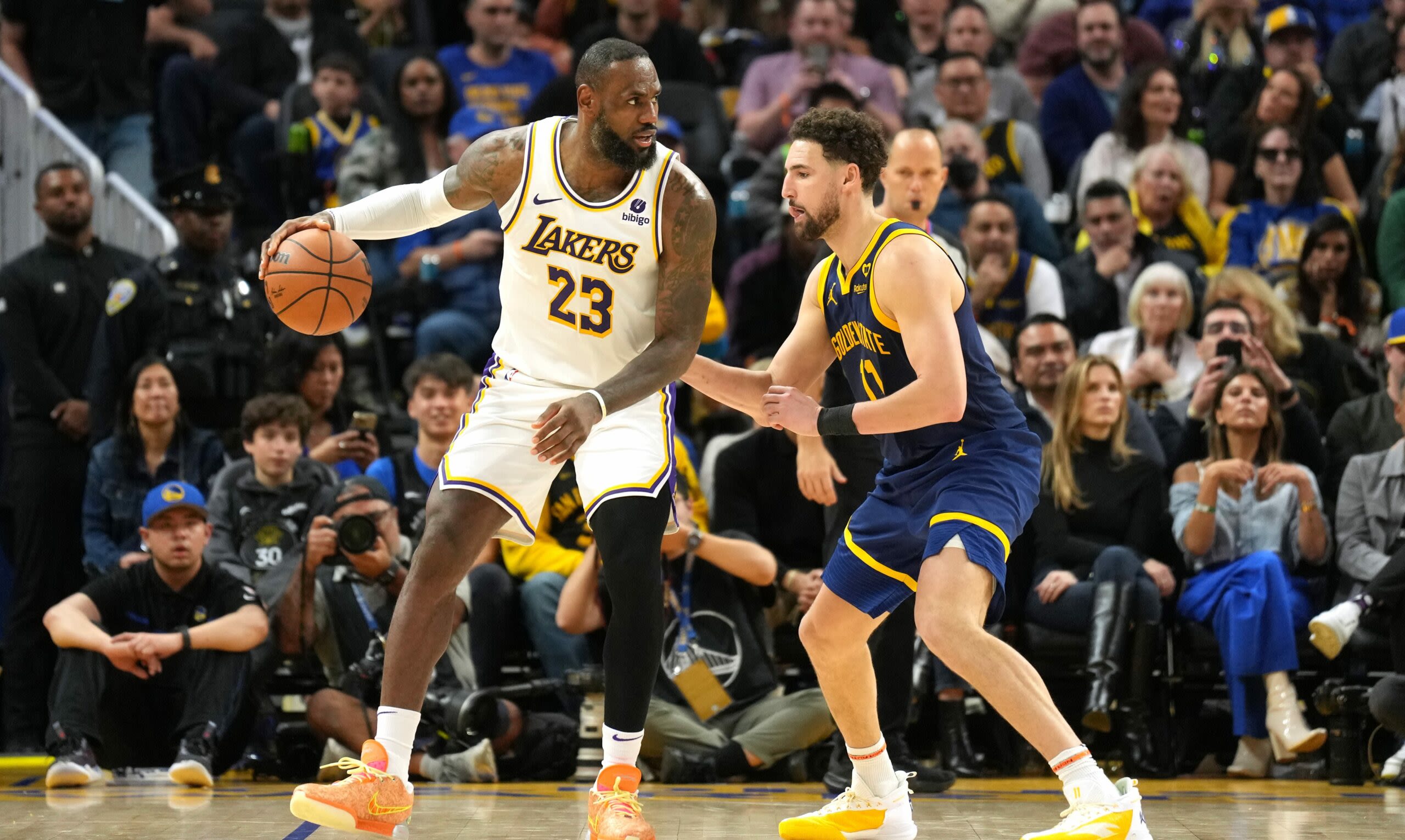 Woj: LeBron James called Klay Thompson right when free agency opened