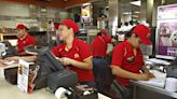 Aumento de sueldo para empleados de McDonald's y Burger King: cobrarán hasta casi $400.000