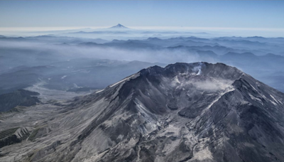 Mount Saint Helens hit with hundreds of mini earthquakes