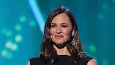 Jennifer Garner inundated with praise as she laughs off mishap at Comic-Con