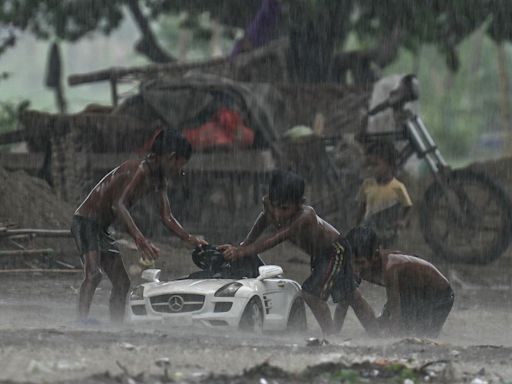 Ten dead as freak torrential rains flood Delhi, forcing schools and offices to close
