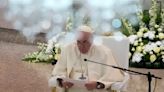 Pope in Bahrain: Treatment of prisoners a measure of society