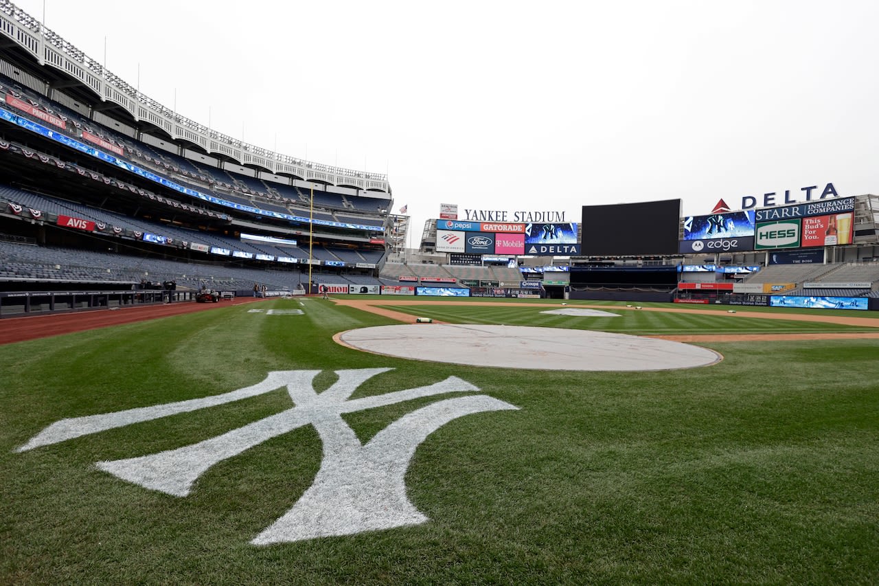 Desperate Yankees eye their former pitcher, 44 years old and out of baseball