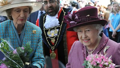 Escándalo en la familia real: la madrina del príncipe William renunció a su cargo por acusaciones de racismo