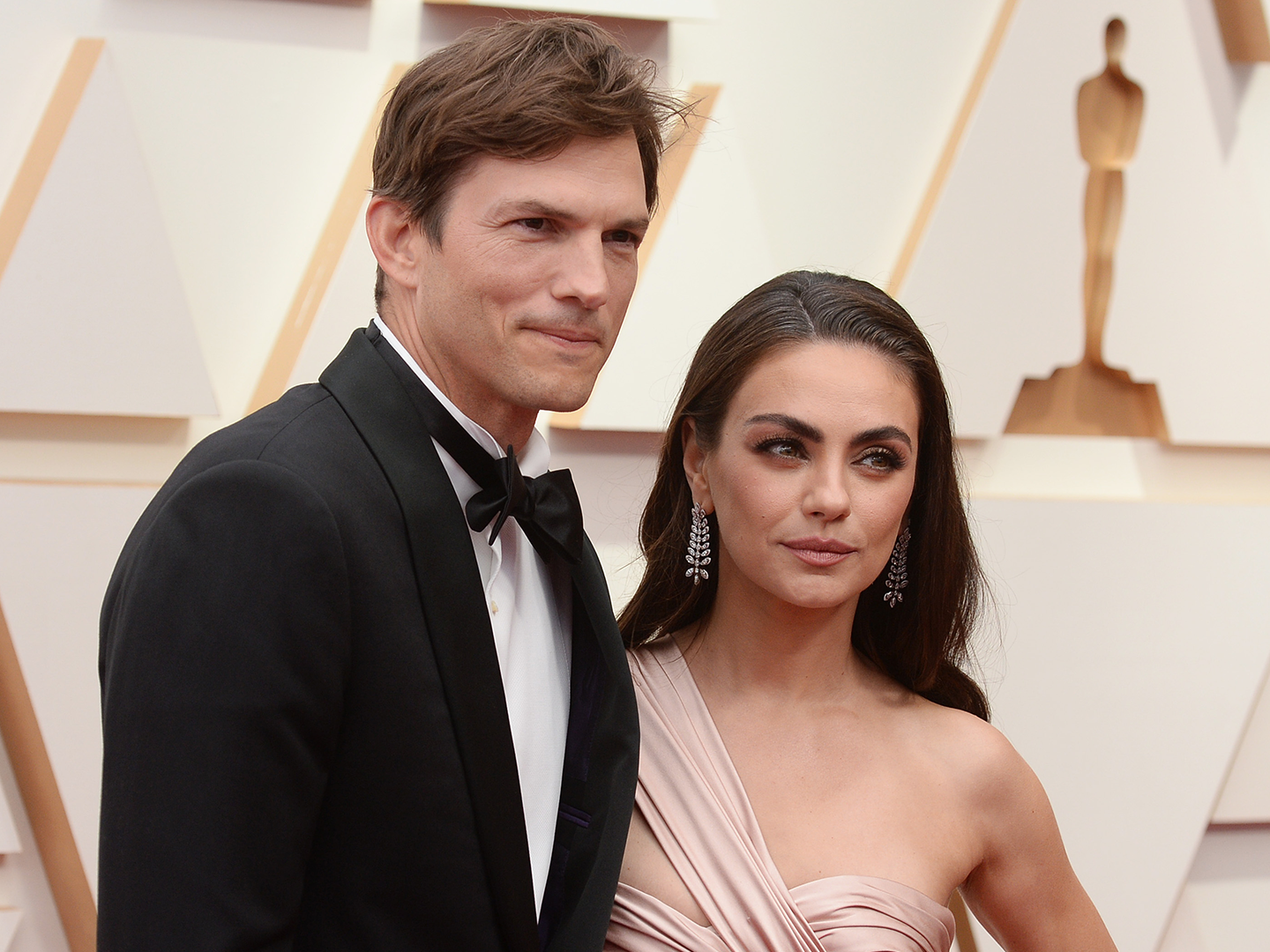 Relationship Experts Claim This Part of Mila Kunis & Ashton Kutcher’s Jobs May Deteriorate Their Marriage