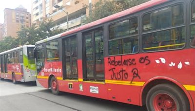 Vandalismo en TransMilenio : el lunar de violencia en las marchas por el Día del Trabajo