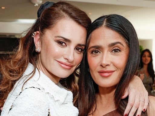 Las palabras llenas de amor de Salma Hayek a Penélope Cruz por su 50 cumpleaños: "Eres extraordinaria"