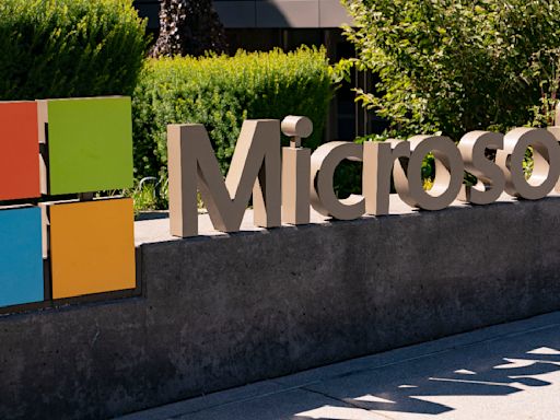 Microsoft Users Report Widespread Outages Affecting Banks, Airlines And Broadcasters