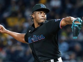 Mets continue bullpen overhaul, acquire RHP Huascar Brazoban from Marlins