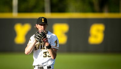 Former Iowa Hawkeyes pitcher Adam Mazur making MLB debut for San Diego Padres