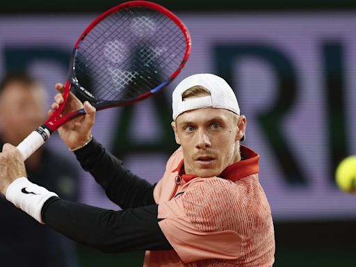 Shapovalov dominates in opening win in Washington