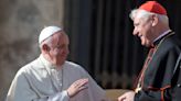 Un cardenal conservador alemán cercano a Benedicto atacó al papa Francisco con un nuevo libro