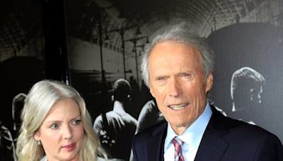 Muere Christina Sandera, pareja sentimental del actor Clint Eastwood