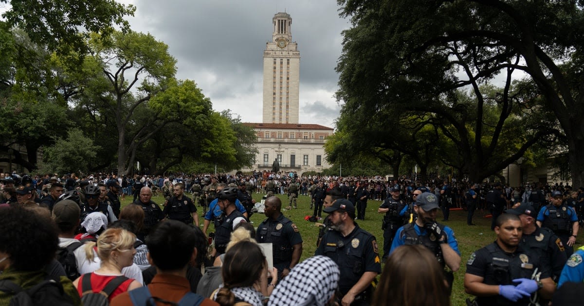 Police arrest more than two dozen pro-Palestine protesters on UT-Austin campus amid tense standoff