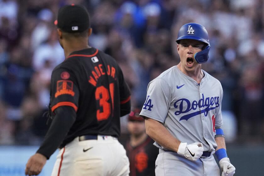 Dodgers overcome Tyler Glasnow's struggles with 11th-inning scoring spree vs. Giants