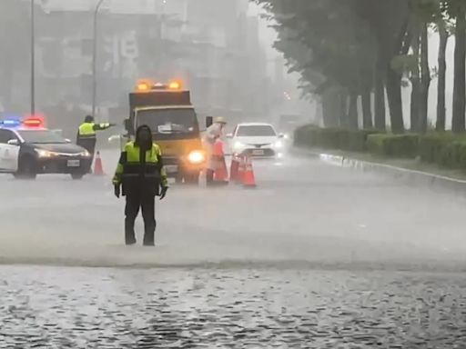 暴雨來了！疾管署示警小心「傳染病感染」 淹水善後千萬別穿拖鞋