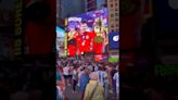 Argentina estaba en su banderazo en Times Square y apareció esto de Chile en la pantalla gigante