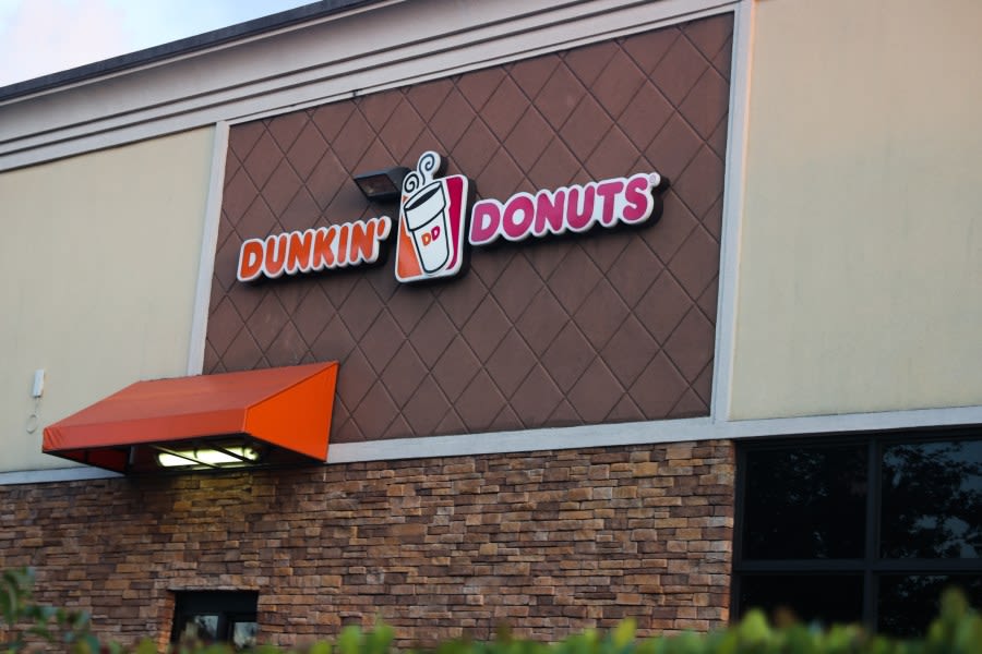 Dunkin’ Donuts to award 50 DMV students with college scholarships