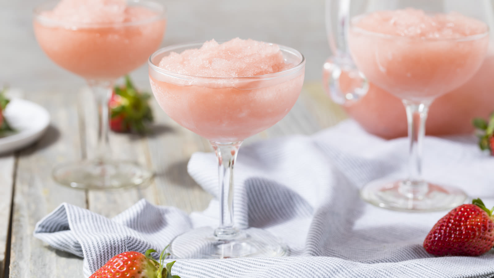 A Mixologist's Pro Tip To Avoid Over-Diluting Your Boozy Slushies