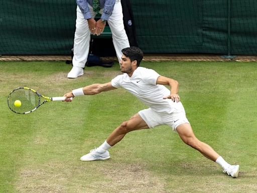 Alcaraz vira, faz mais uma semi e iguala marca de Nadal e Djokovic - TenisBrasil